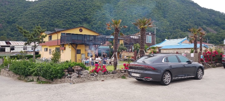 *정원에서 바베큐파티*